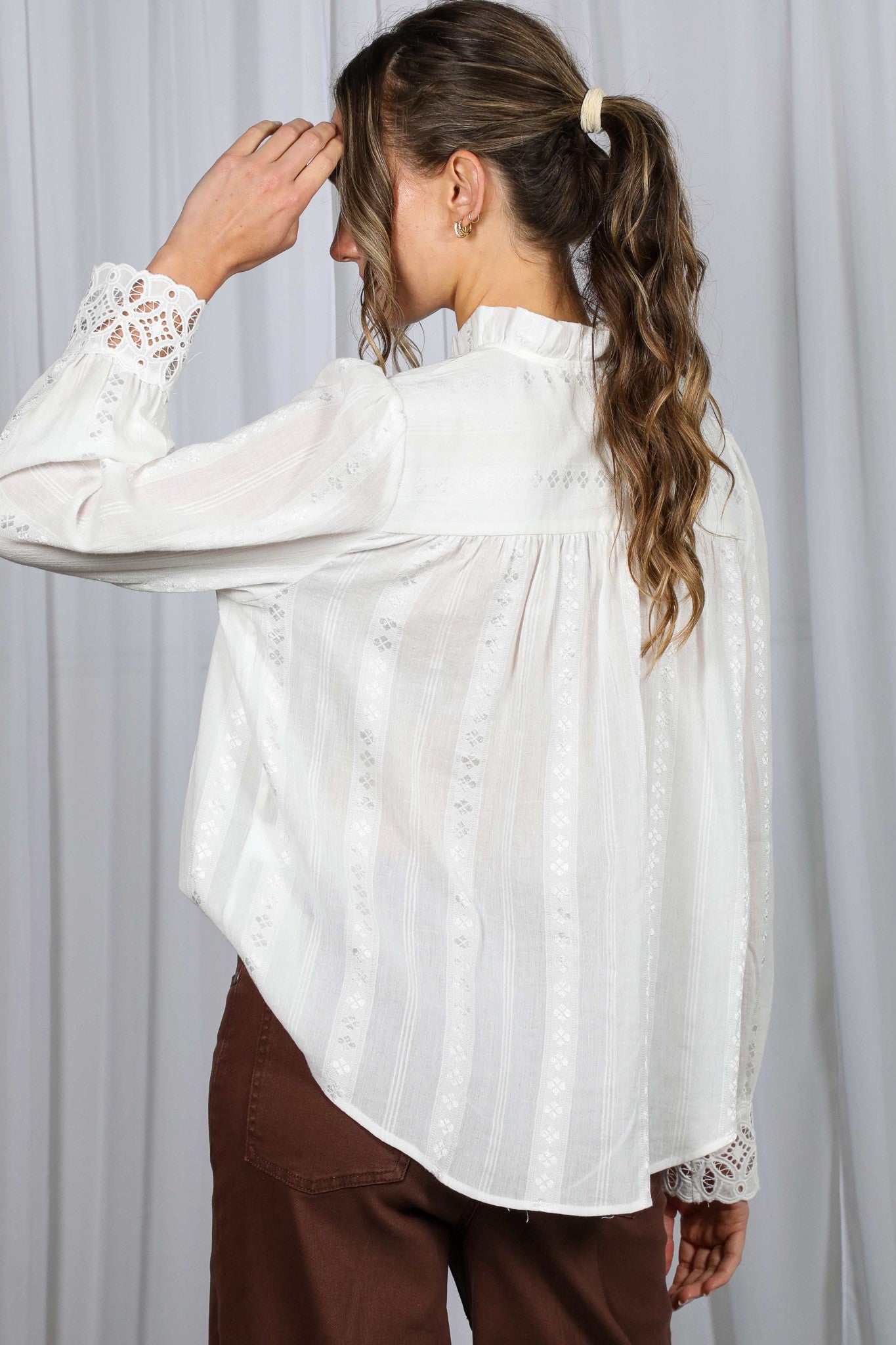 vt82891  Lace Detail Button Down Blouse
