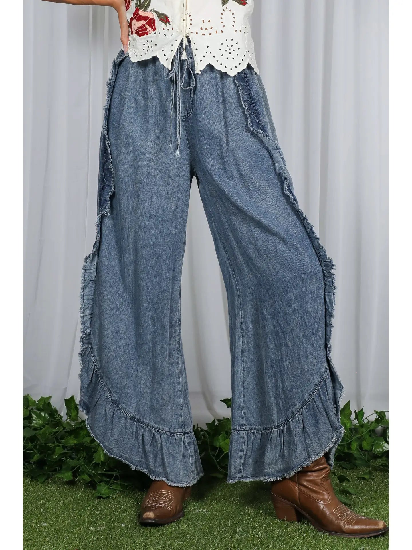 vp83040 flared ruffle hem chambray crop denim pants