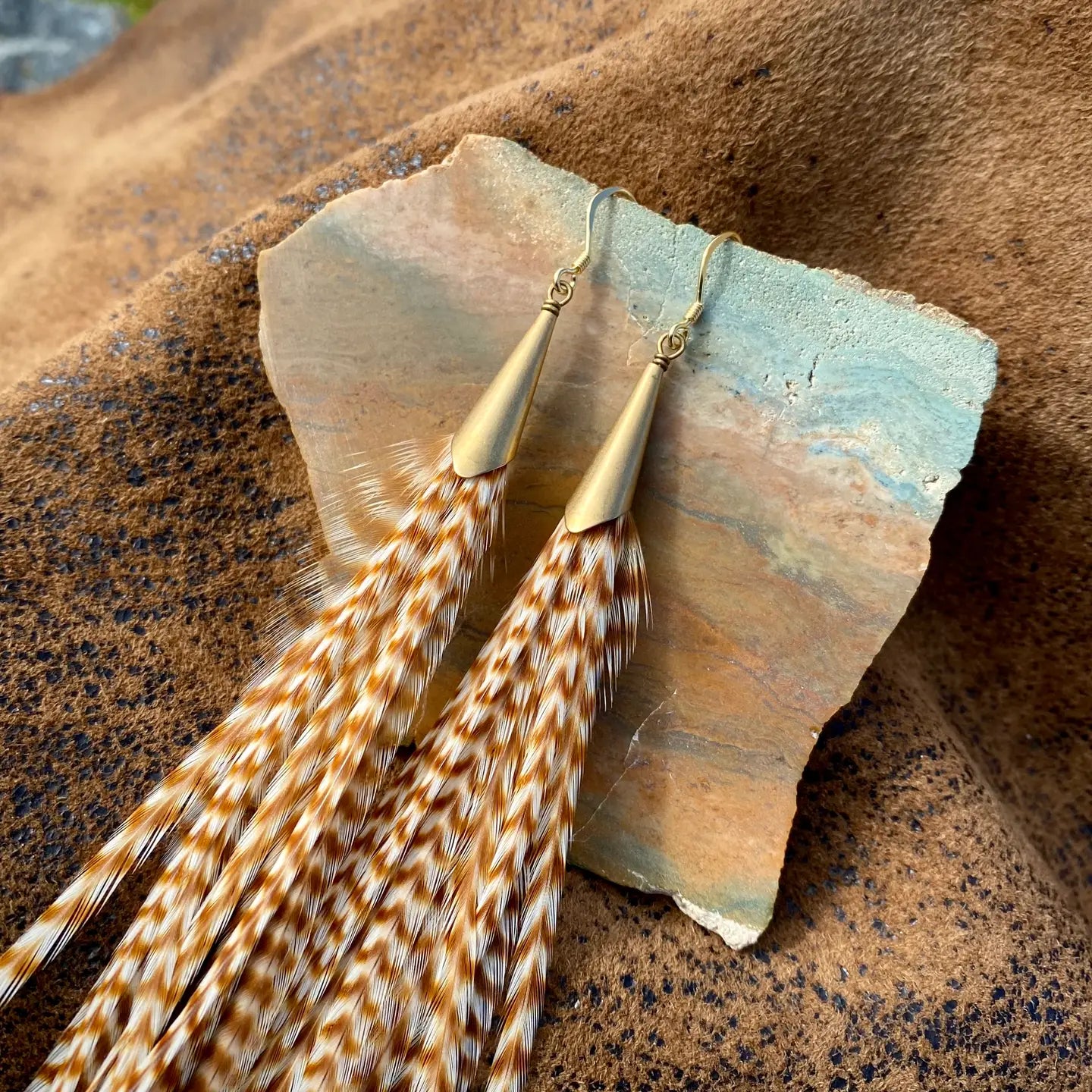 E1162D Grizzly.Gold Feather Earrings