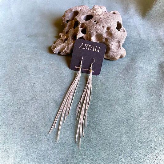 E1161L Mini Feather Gray Silver Earrings
