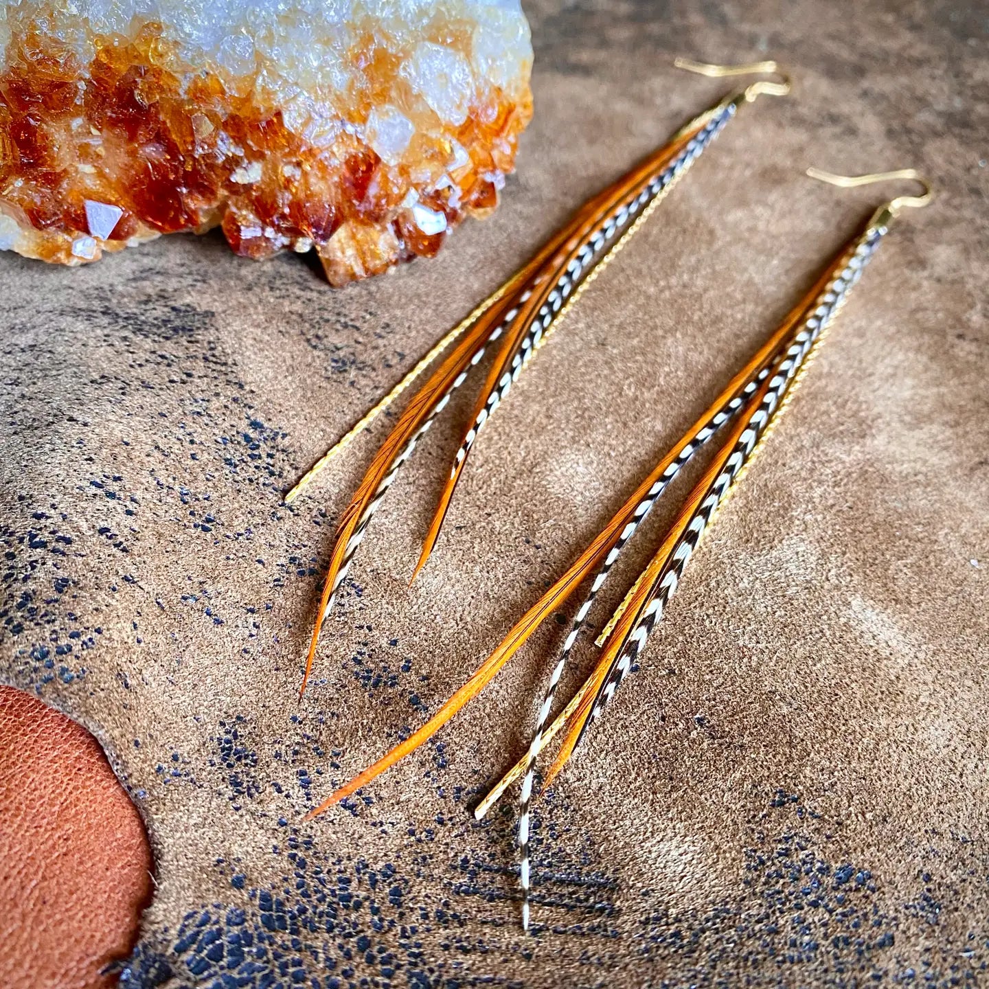 E1161G Mini Feather Grizzy Fawn Earrings