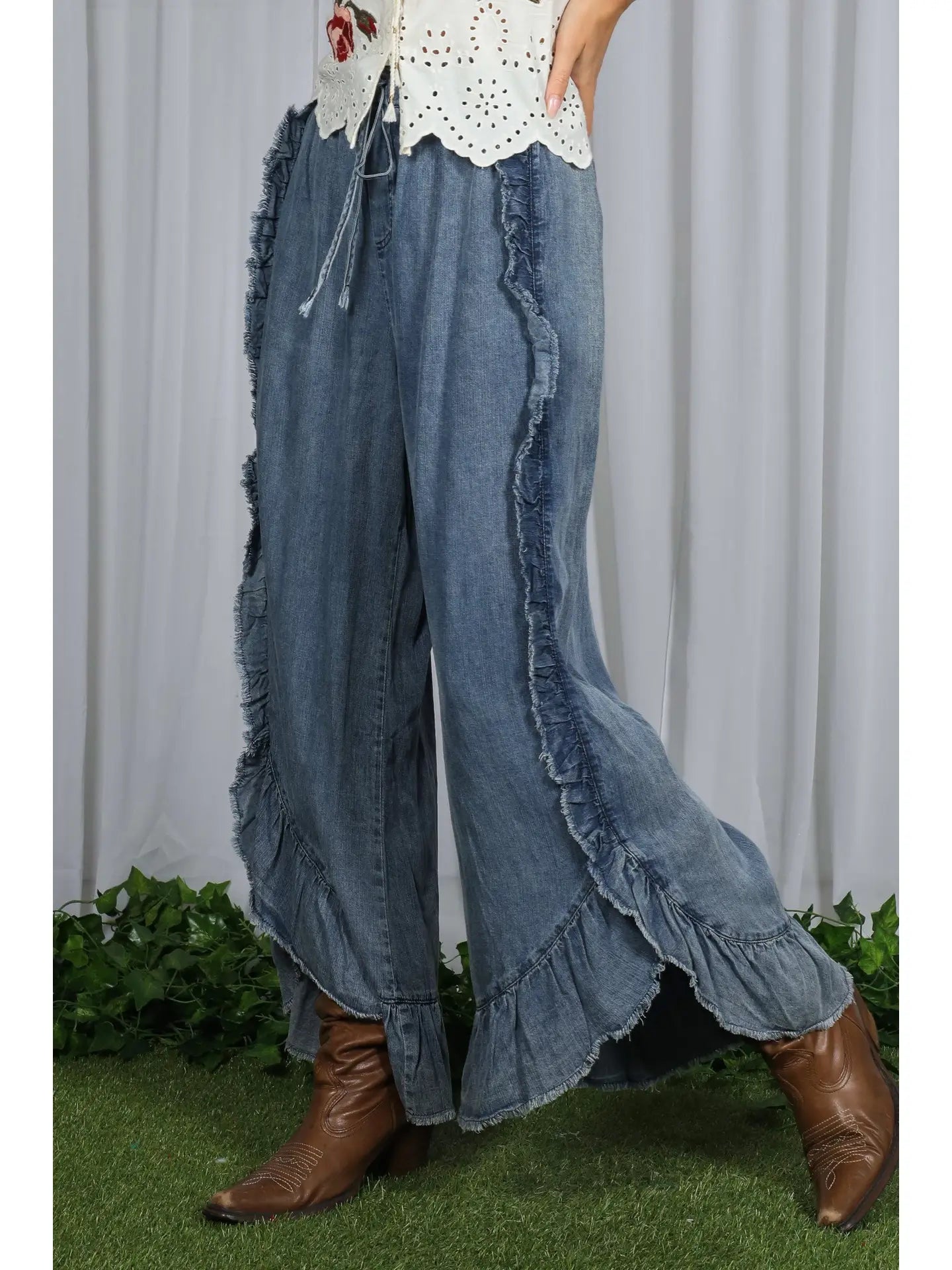 vp83040 flared ruffle hem chambray crop denim pants