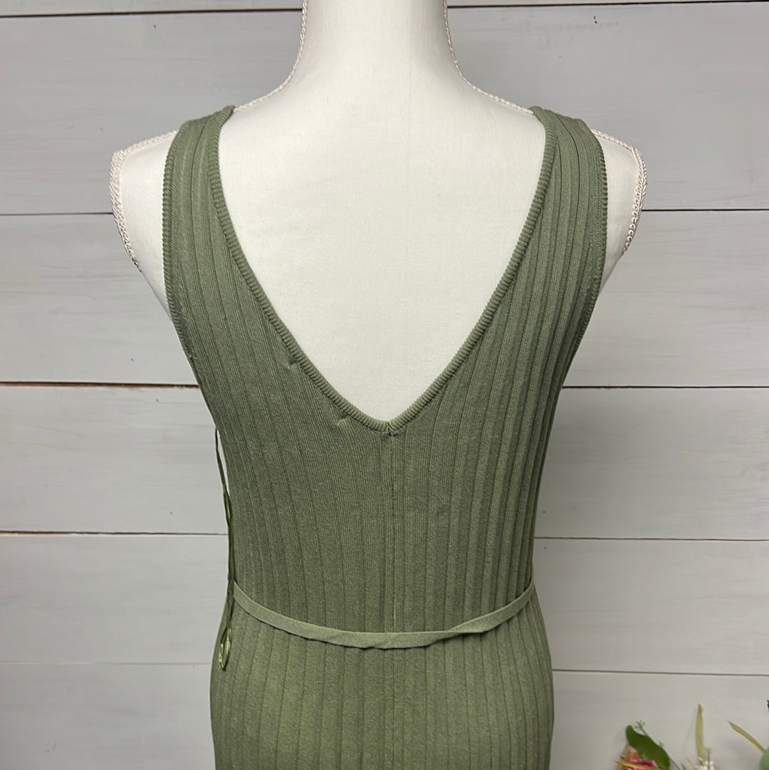 v-neck sleeveless sweater dress