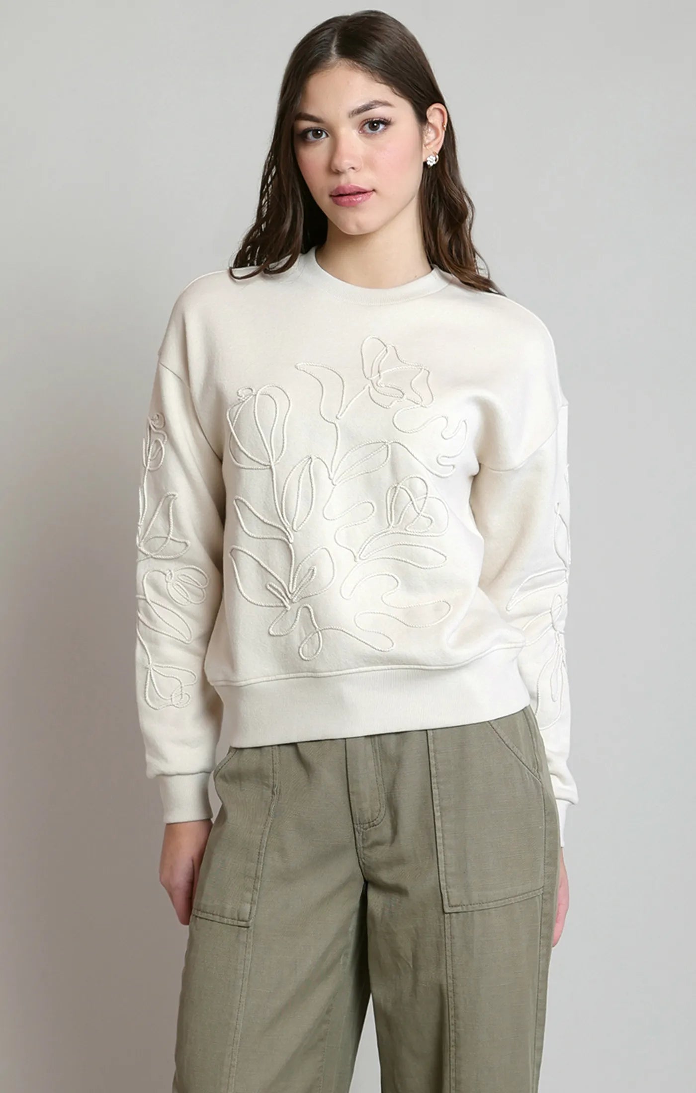 EMBROIDERED SWEATSHIRT
