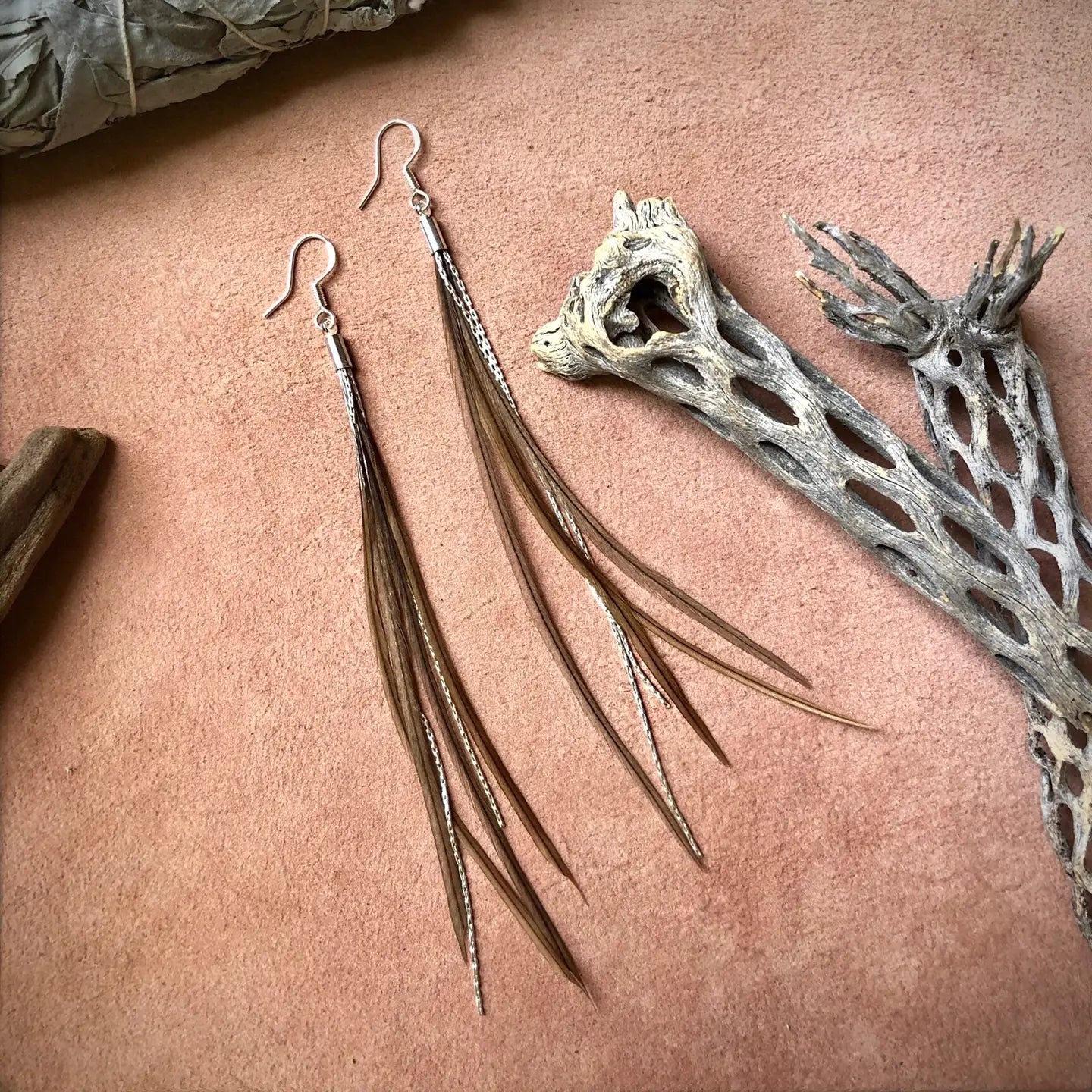 E1161Q Mini Taupe Silver Feather Earrings