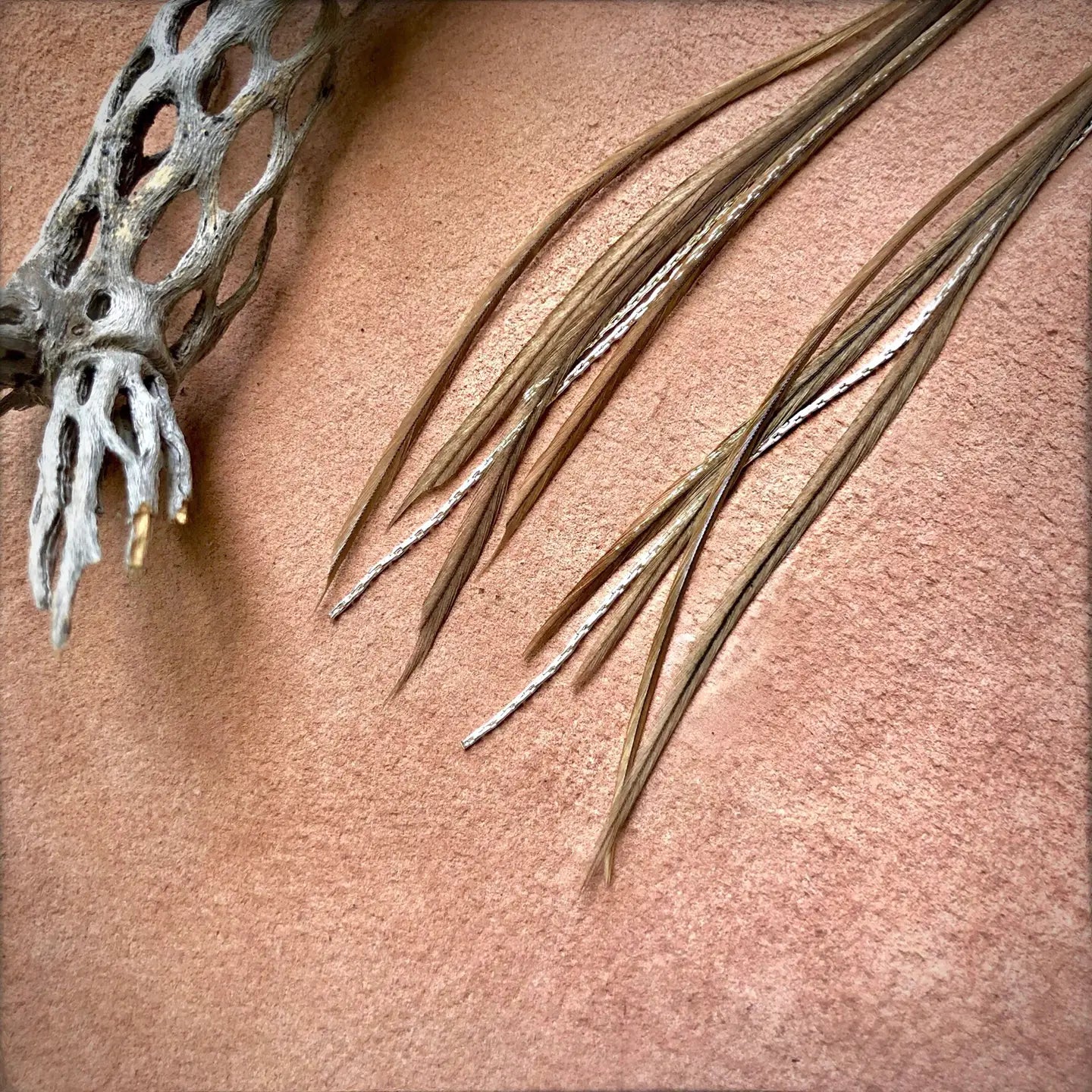 E1161Q Mini Taupe Silver Feather Earrings