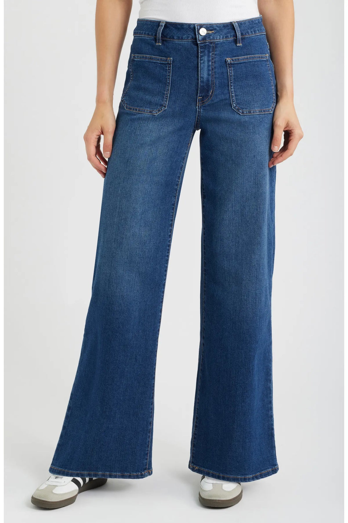 32" Patch Pocket Wide Leg Jean