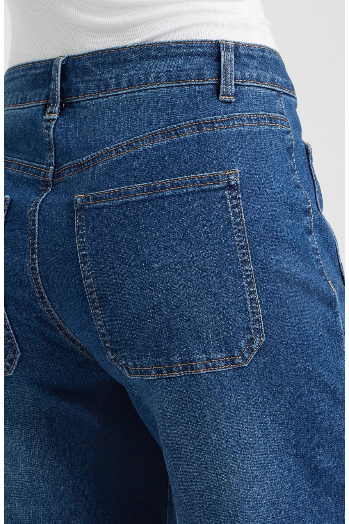 32" Patch Pocket Wide Leg Jean
