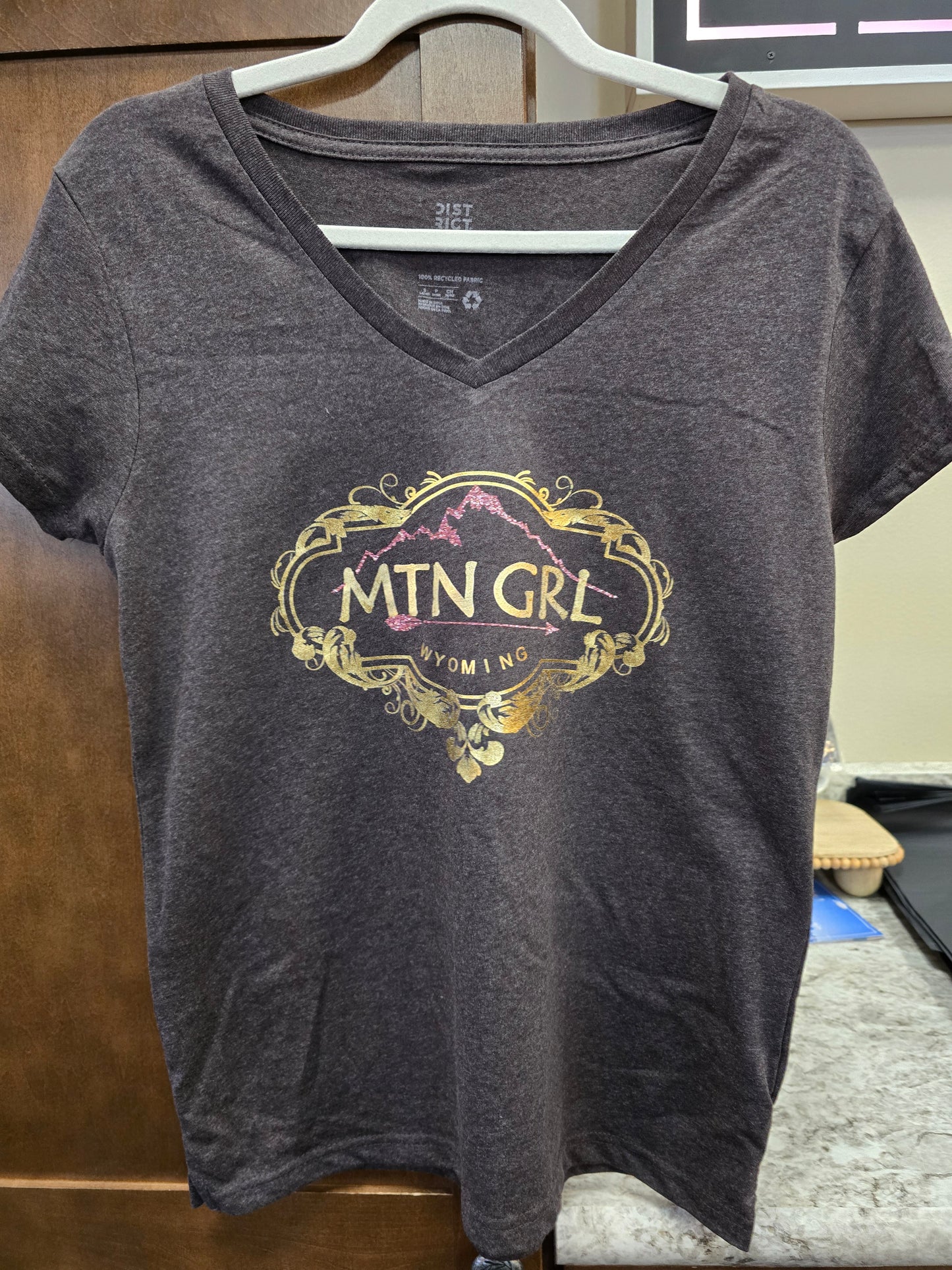 MTN GRL Floral Sign Gold