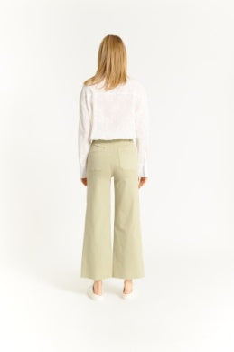 HIGH RISE PATCH POCKET WIDE LEG