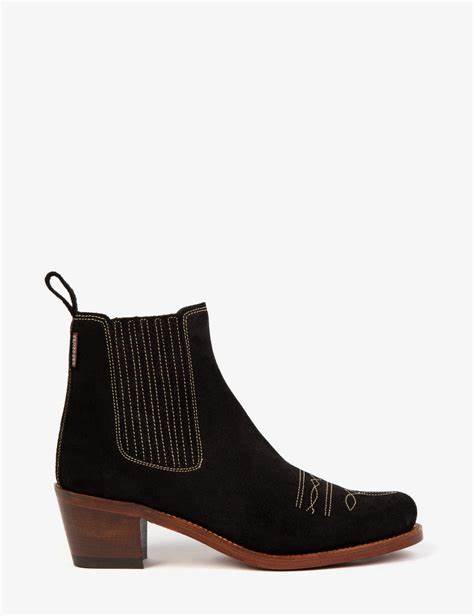 Salva Oiled Suede Boot Black