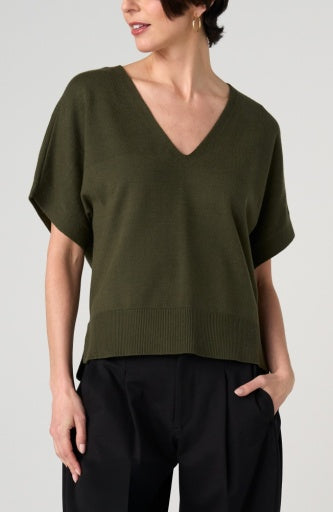 Short Sleeve Vneck Dolman Popover Sweater W Step Hem - hunter green